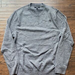 Banana Republic Men's Heathered Gray Crewneck Sweater